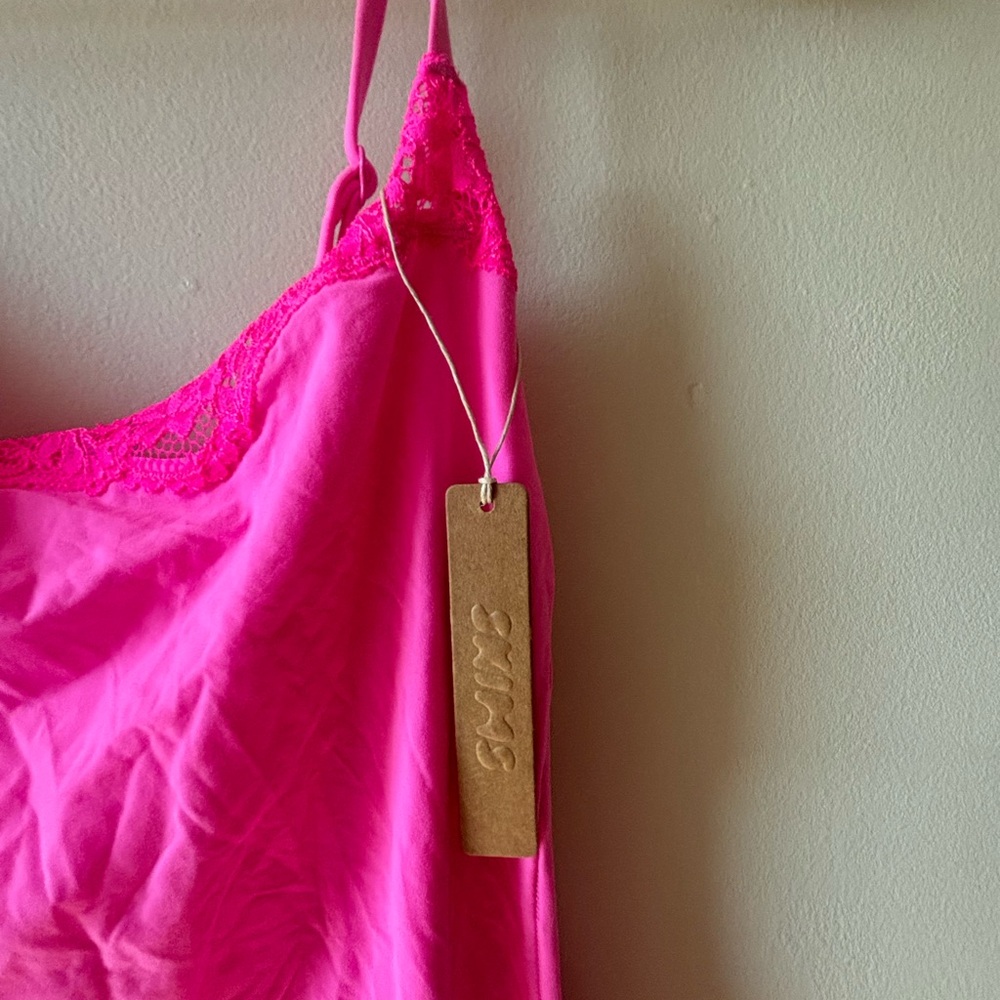 Elegant Pink Lace Trim Chemise